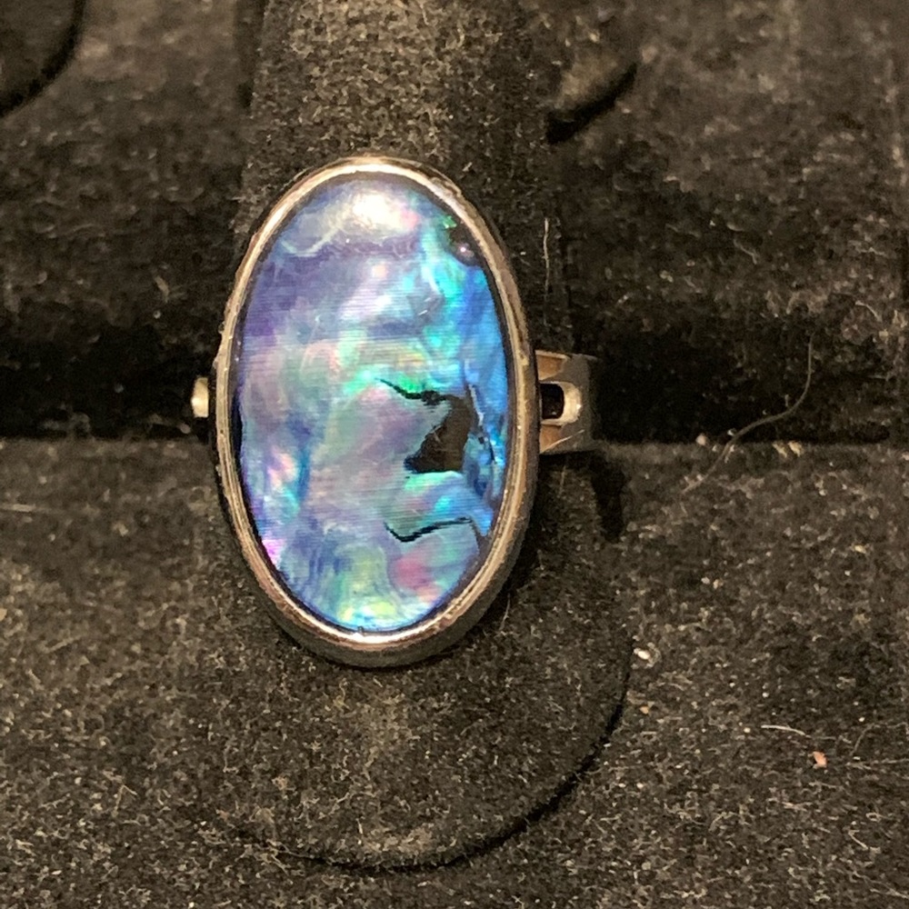 Adjustable silvertone ring with large oval abalone type stone
